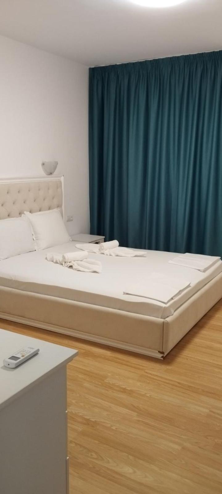 Two-Bedroom Deluxe Apartment with Balcony